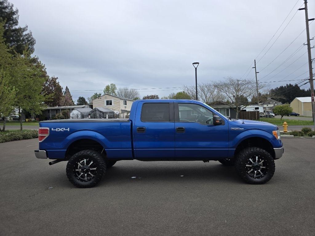 2013 Ford F-150 4WD SuperCrew 145" Platinum