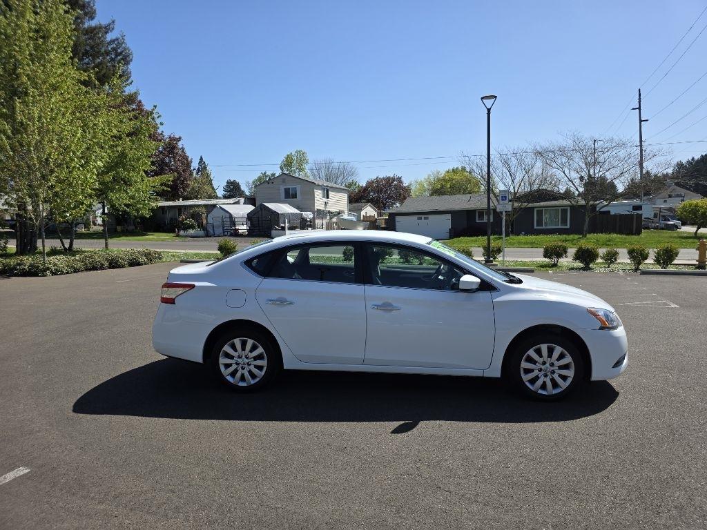 Nissan Sentra 4dr Sdn I4 CVT SV 2015