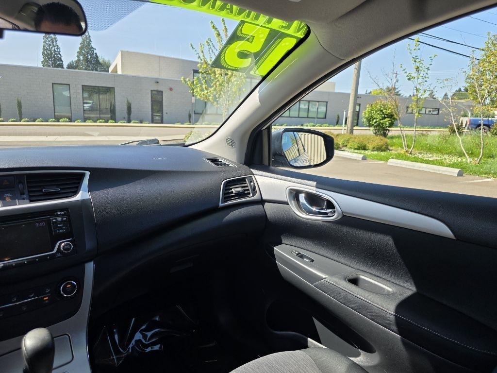 Nissan Sentra 4dr Sdn I4 CVT SV 2015