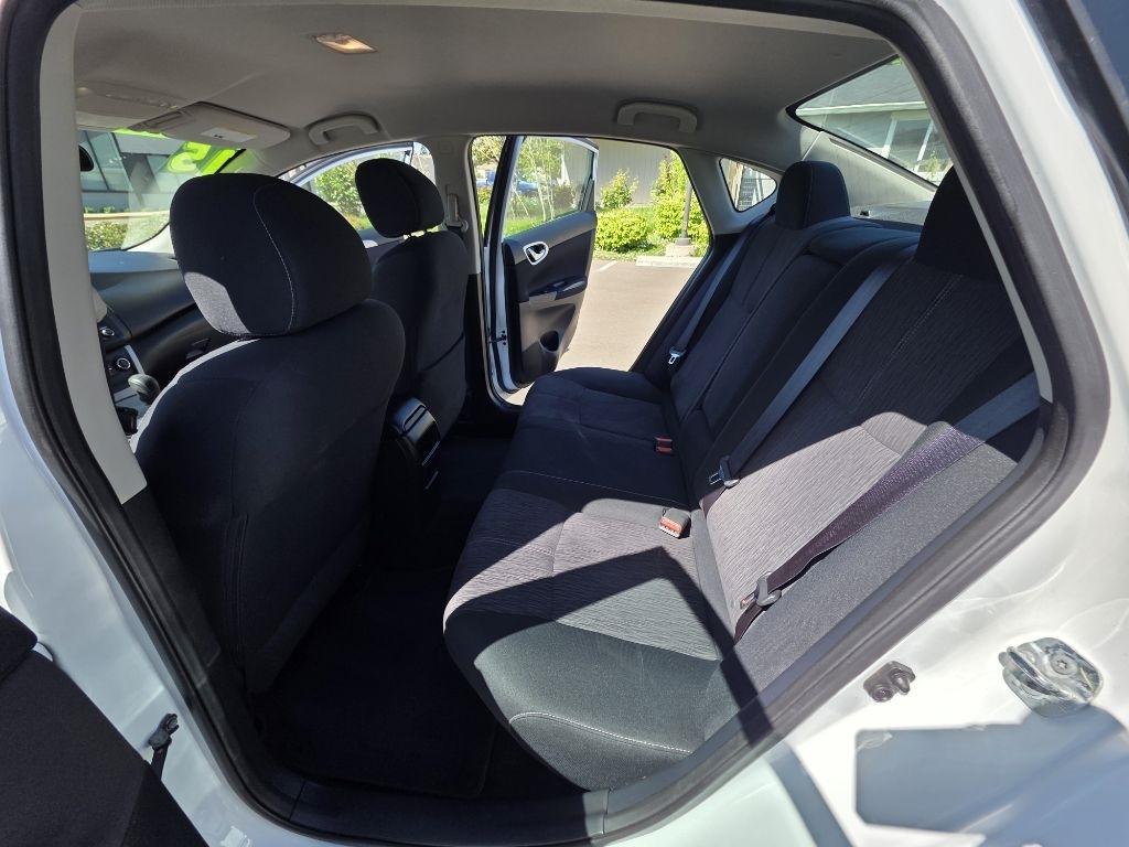 Nissan Sentra 4dr Sdn I4 CVT SV 2015