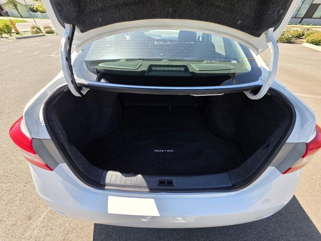 Nissan Sentra 4dr Sdn I4 CVT SV 2015