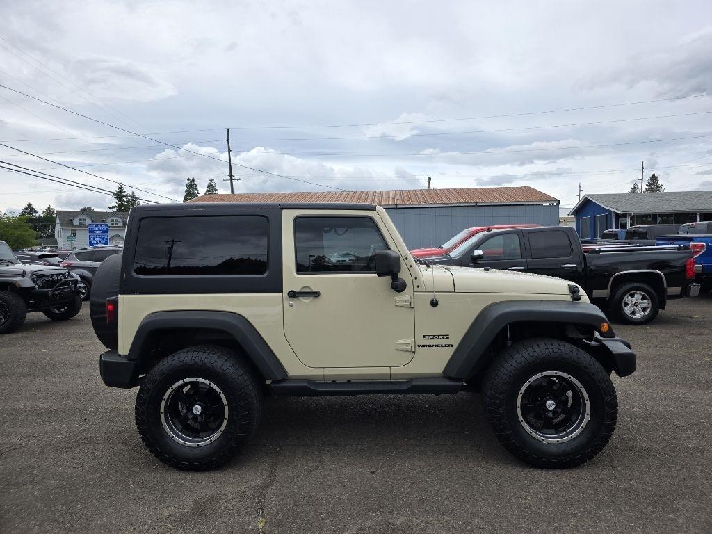 Jeep Wrangler 4WD 2dr Sport 2011