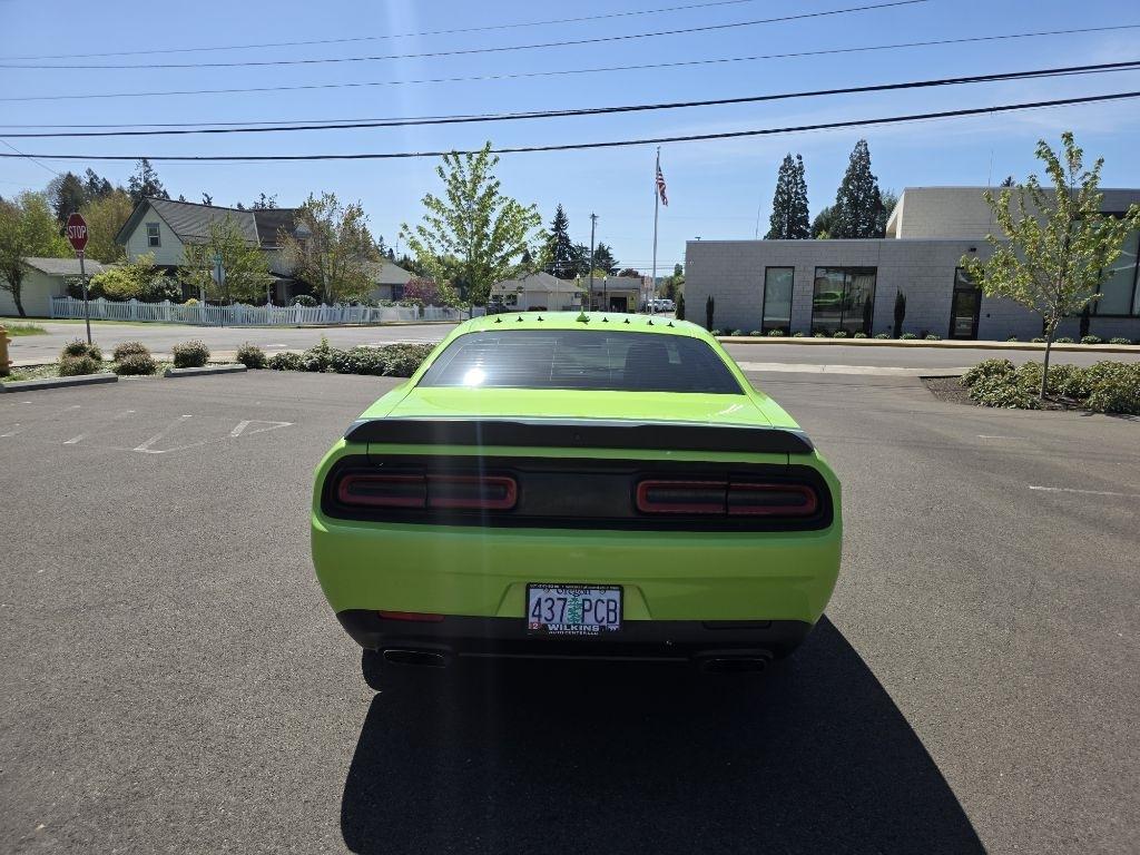 Dodge Challenger 2dr Cpe R/T Scat Pack 2015