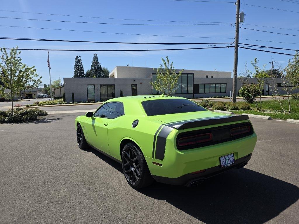 Dodge Challenger 2dr Cpe R/T Scat Pack 2015