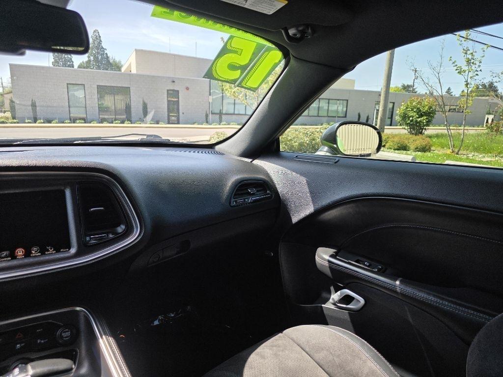 Dodge Challenger 2dr Cpe R/T Scat Pack 2015