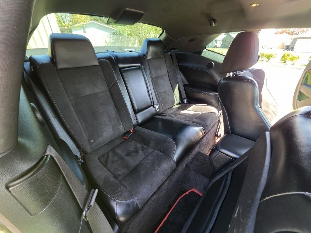 Dodge Challenger 2dr Cpe R/T Scat Pack 2015