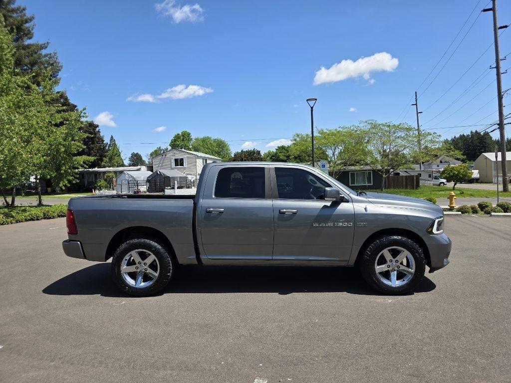 RAM 1500 4WD Crew Cab 140.5" Sport 2012