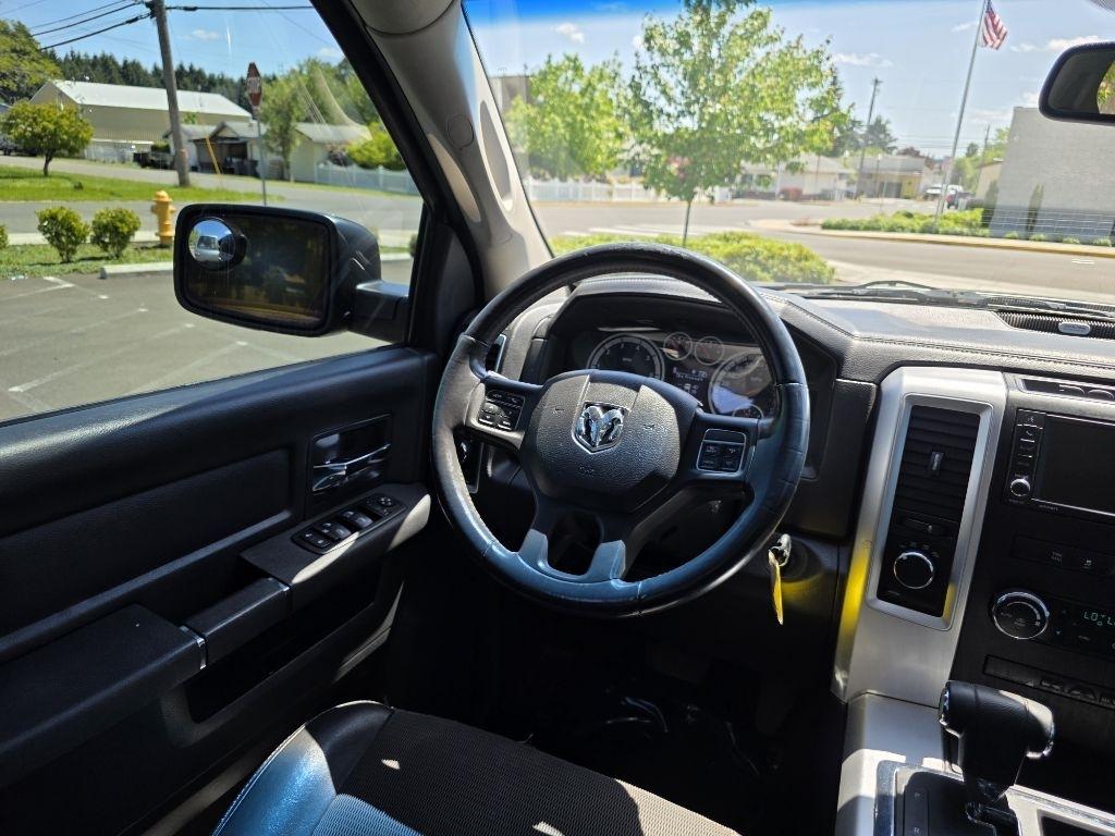 RAM 1500 4WD Crew Cab 140.5" Sport 2012