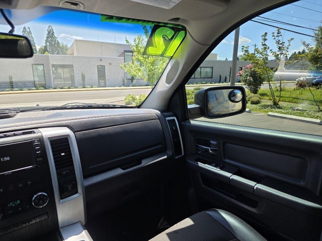 RAM 1500 4WD Crew Cab 140.5" Sport 2012