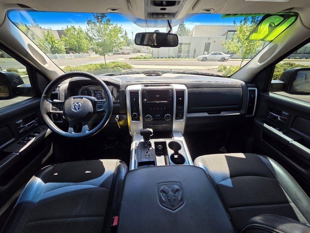 RAM 1500 4WD Crew Cab 140.5" Sport 2012