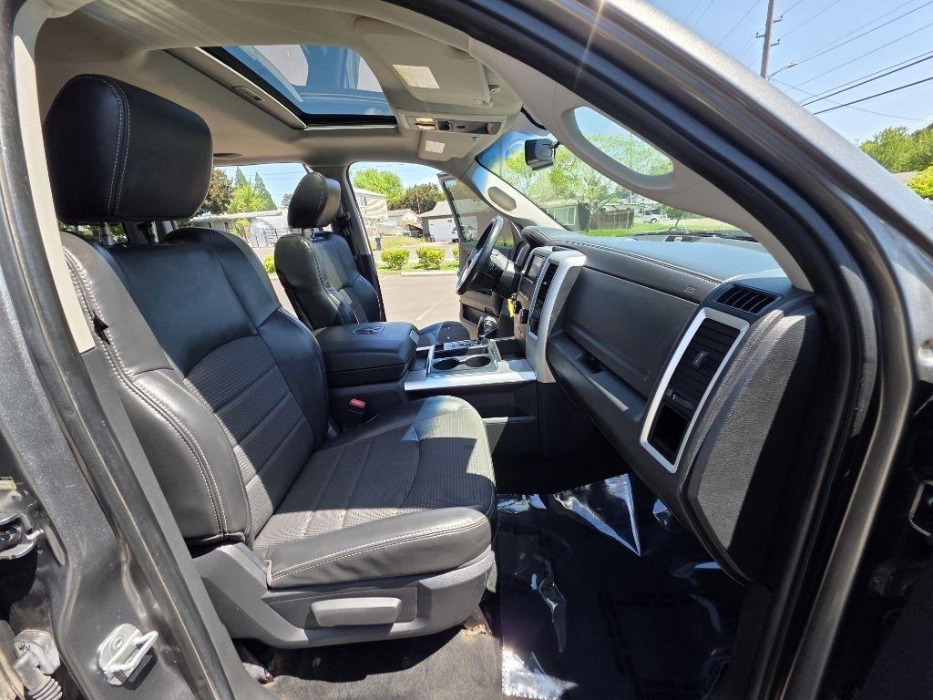 RAM 1500 4WD Crew Cab 140.5" Sport 2012