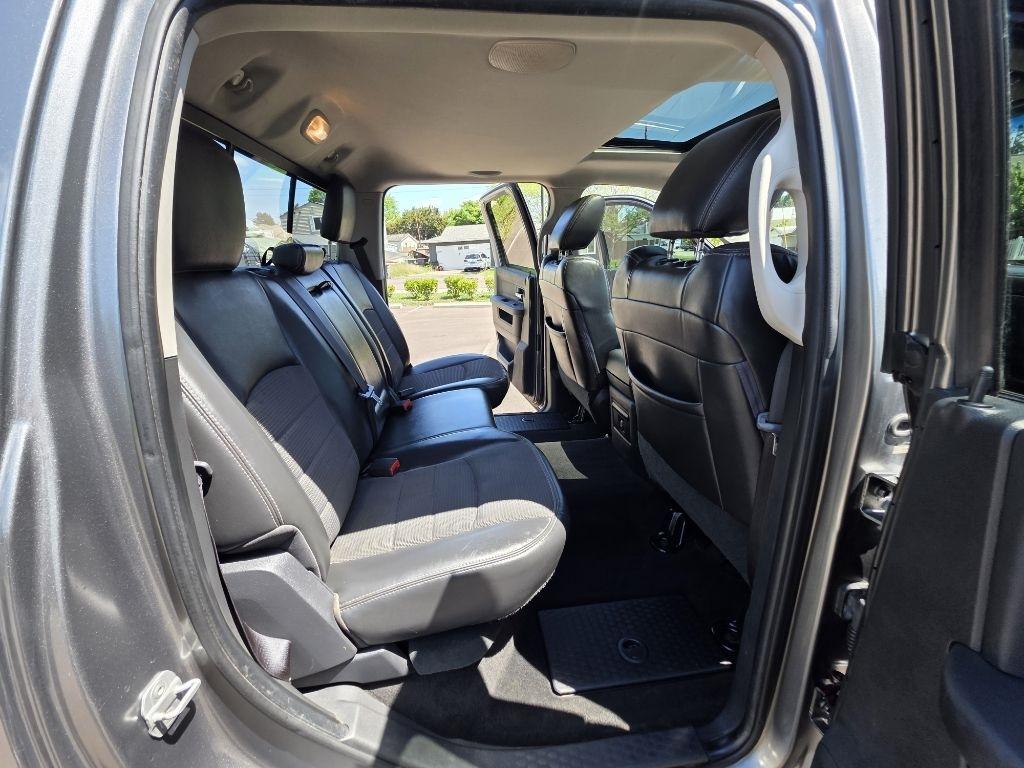 RAM 1500 4WD Crew Cab 140.5" Sport 2012