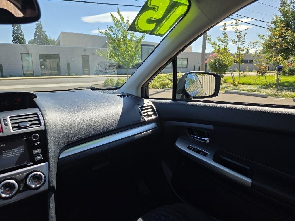 Subaru Impreza Sedan 4dr CVT 2.0i Premium 2015