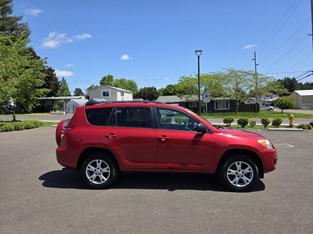 Toyota RAV4 4WD 4dr 4-cyl 4-Spd AT (Natl) 2011