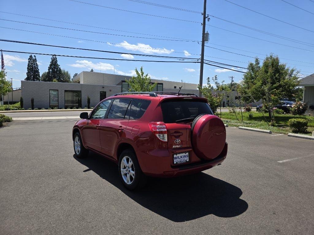Toyota RAV4 4WD 4dr 4-cyl 4-Spd AT (Natl) 2011