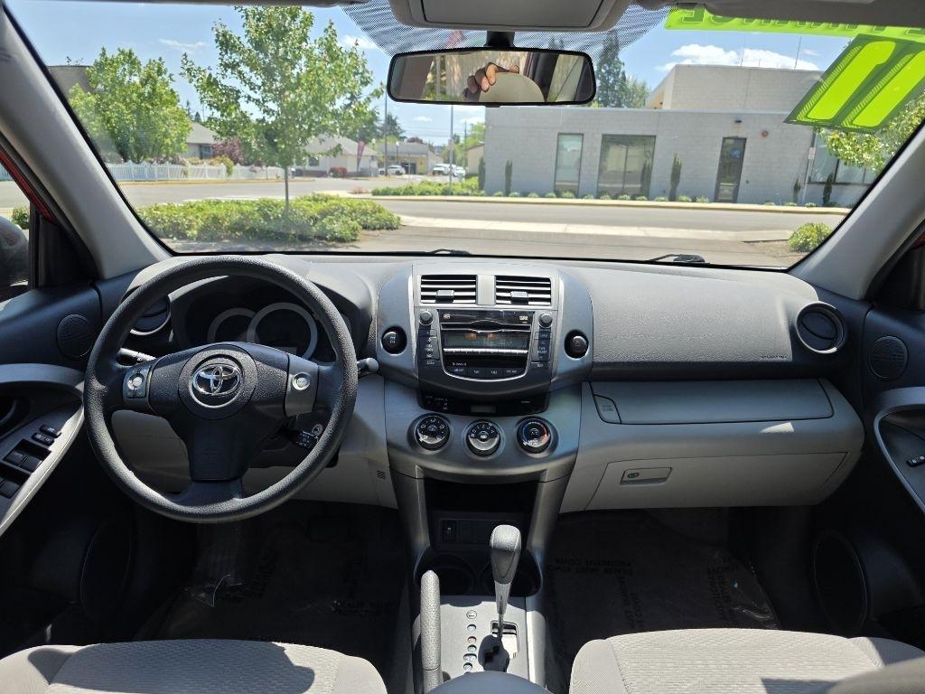 Toyota RAV4 4WD 4dr 4-cyl 4-Spd AT (Natl) 2011