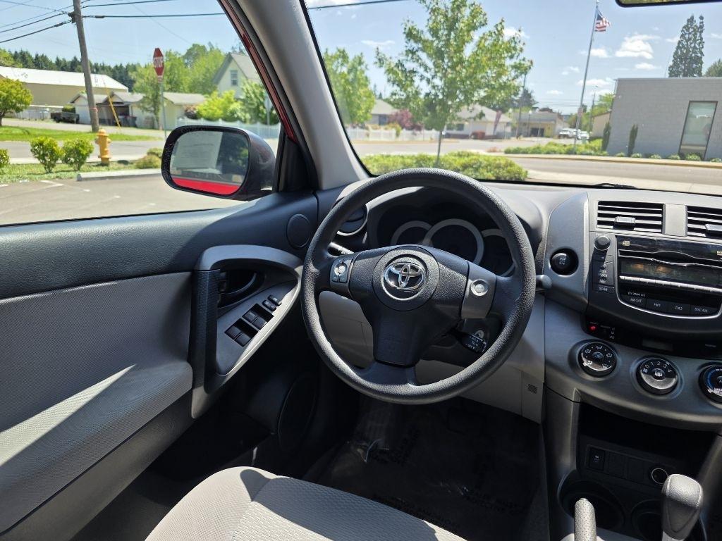 Toyota RAV4 4WD 4dr 4-cyl 4-Spd AT (Natl) 2011