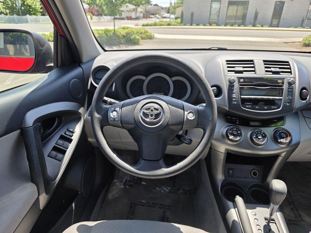 Toyota RAV4 4WD 4dr 4-cyl 4-Spd AT (Natl) 2011