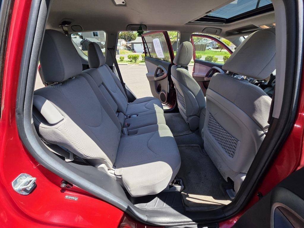 Toyota RAV4 4WD 4dr 4-cyl 4-Spd AT (Natl) 2011