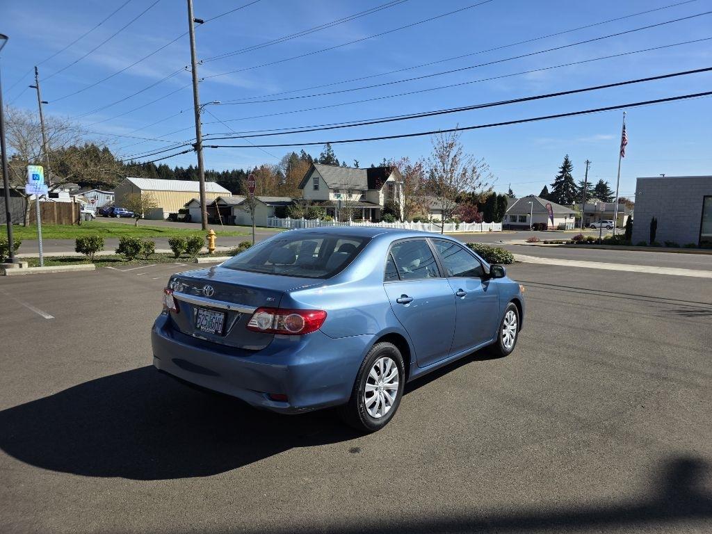 Toyota Corolla 4dr Sdn Auto LE Special Edition (Natl) 2013