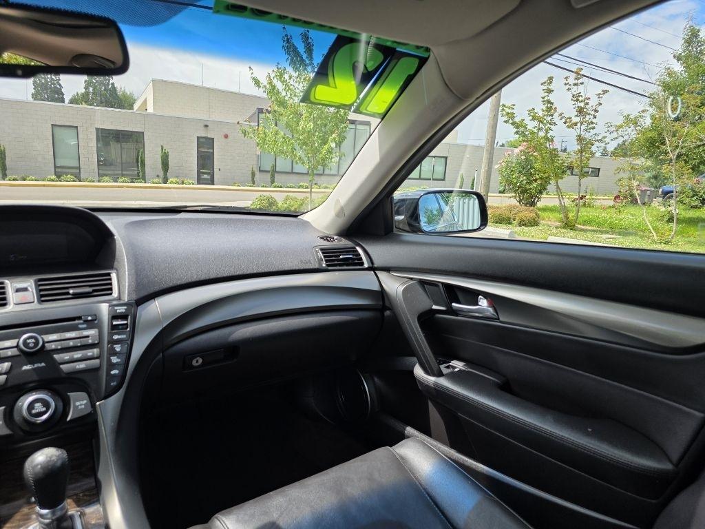 Acura TL 4dr Sdn Auto 2WD 2012