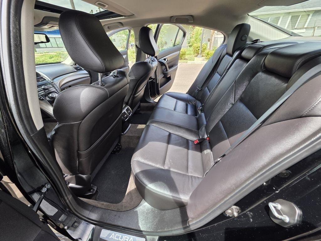 Acura TL 4dr Sdn Auto 2WD 2012