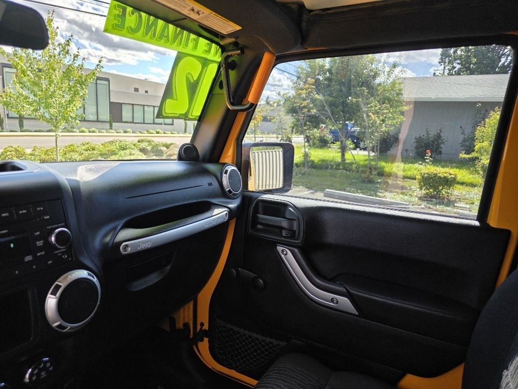Jeep Wrangler 4WD 2dr Rubicon 2012