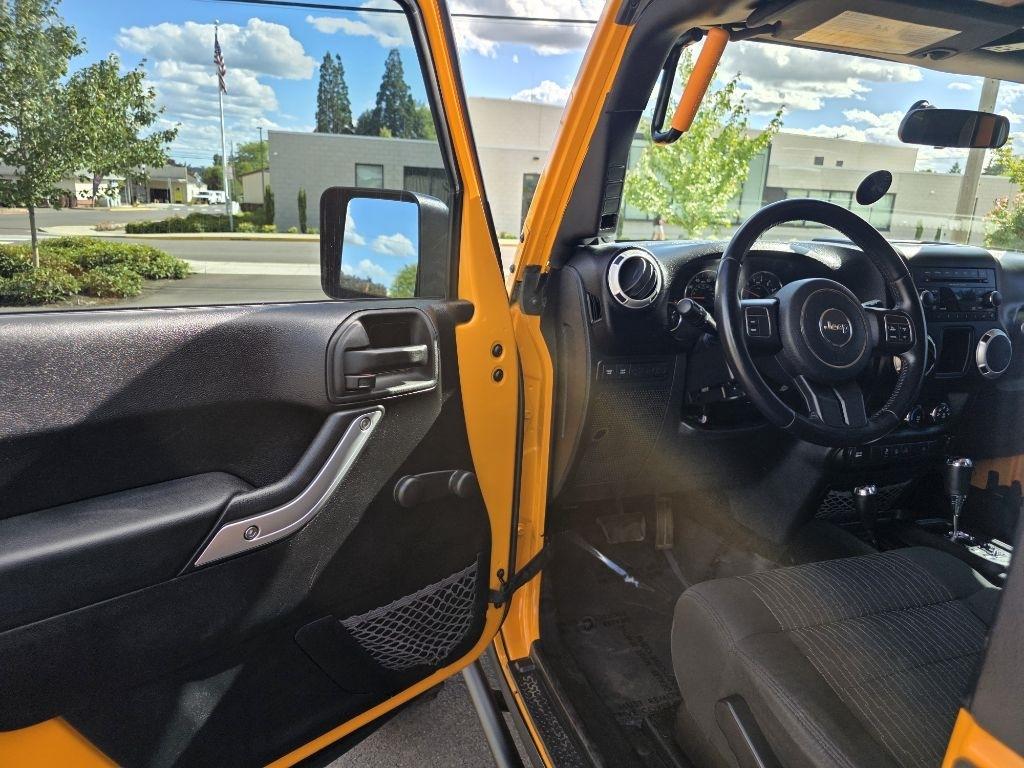 Jeep Wrangler 4WD 2dr Rubicon 2012