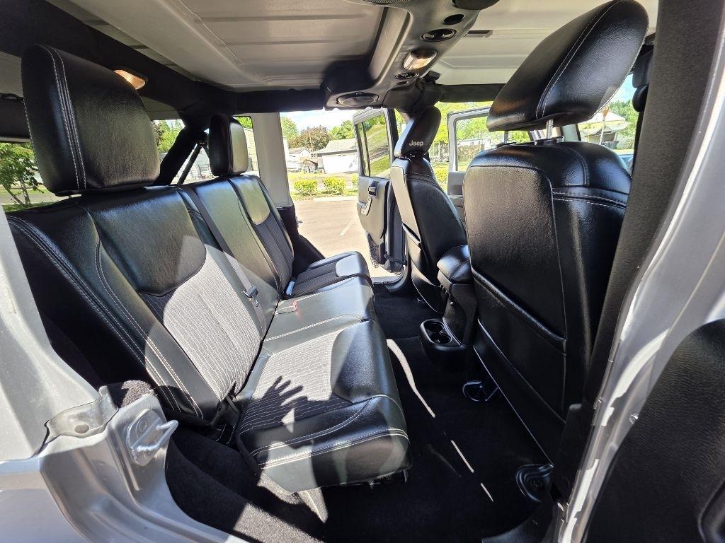 Jeep Wrangler Unlimited 4WD 4dr Freedom Edition *Ltd Avail* 2013