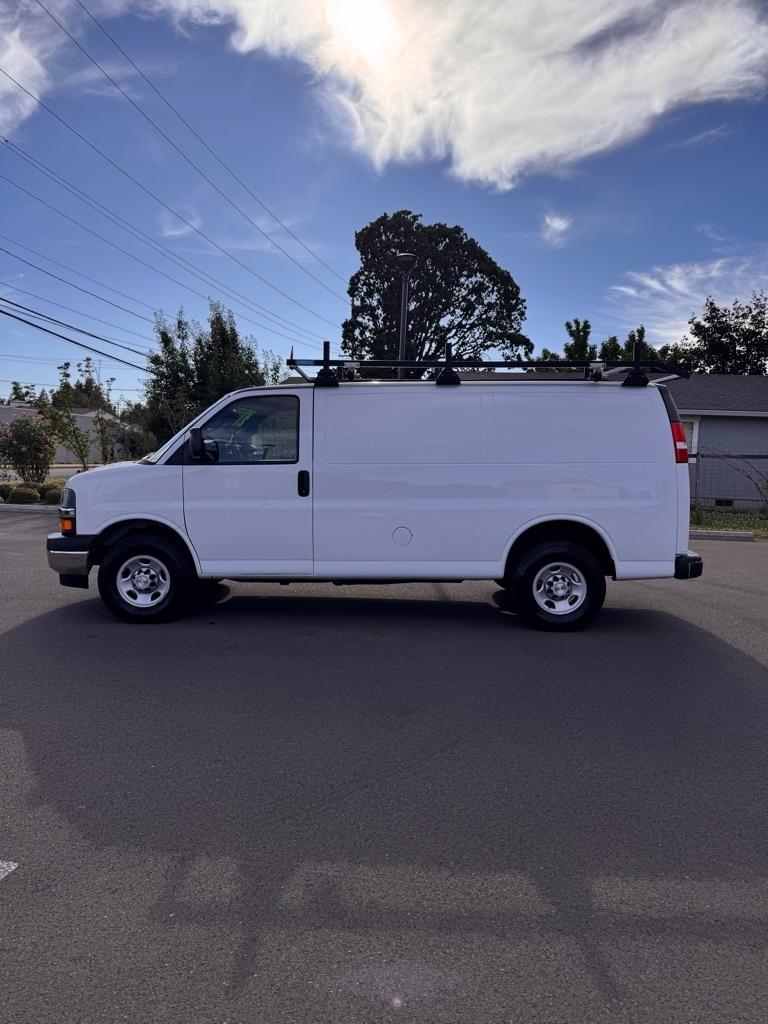 Chevrolet Express Cargo Van RWD 2500 135" 2021