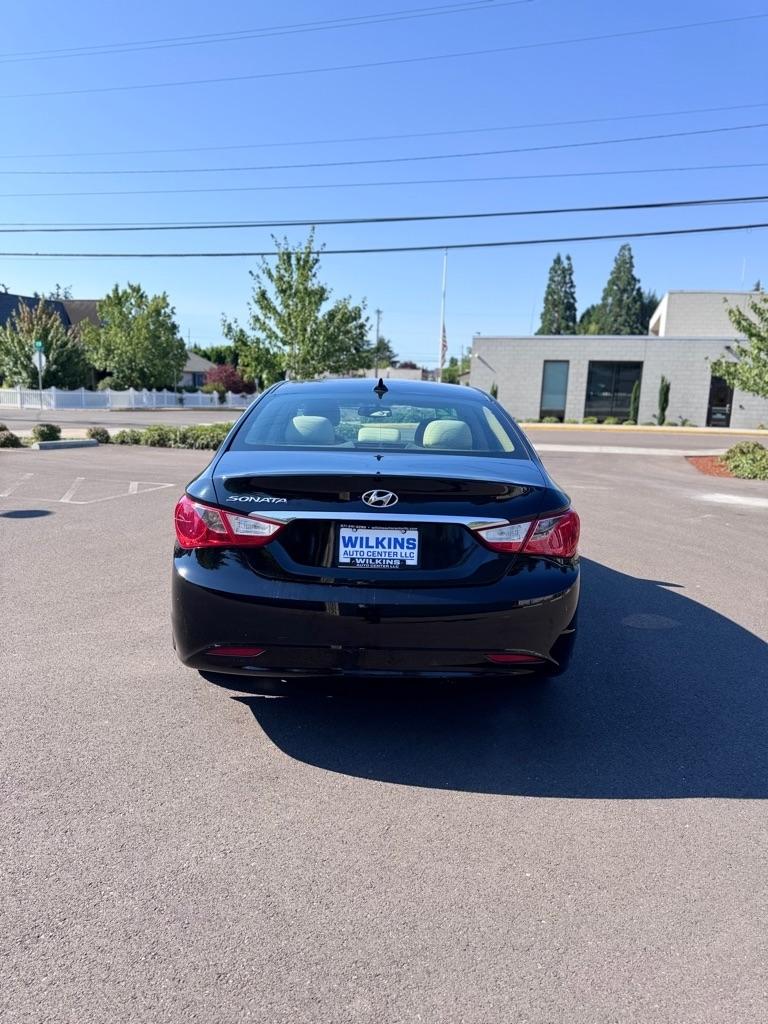 Hyundai Sonata 4dr Sdn 2.4L Auto GLS 2012
