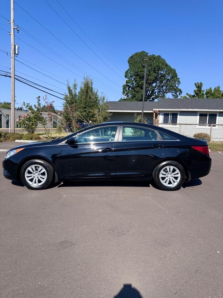 Hyundai Sonata 4dr Sdn 2.4L Auto GLS 2012