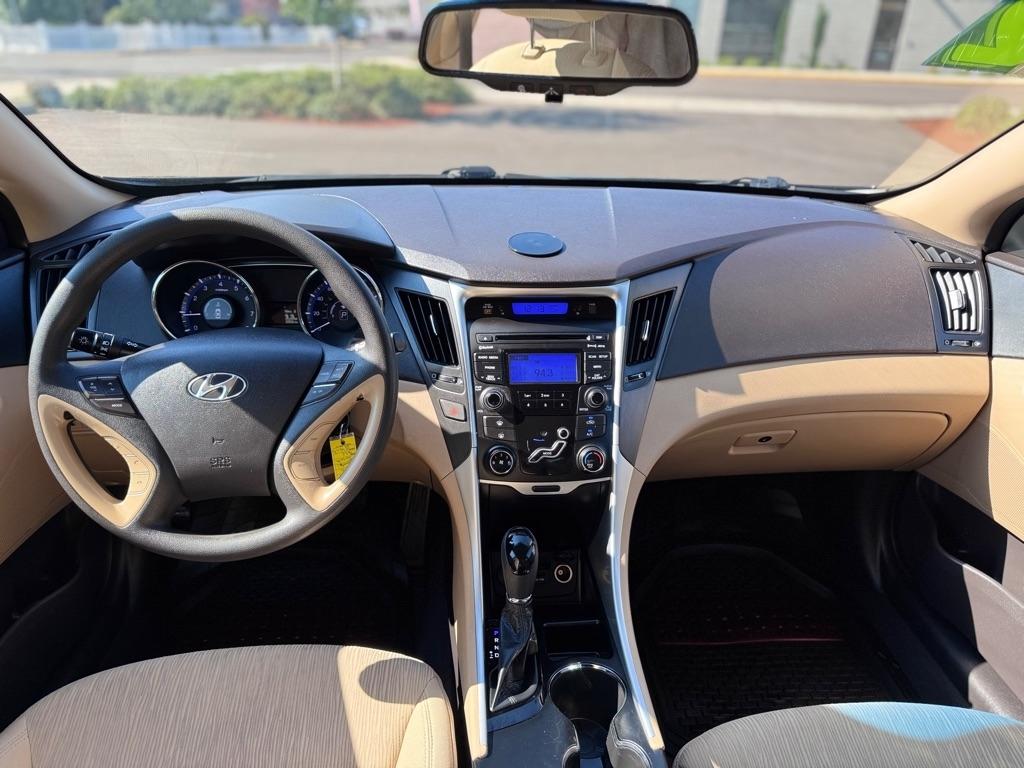 Hyundai Sonata 4dr Sdn 2.4L Auto GLS 2012