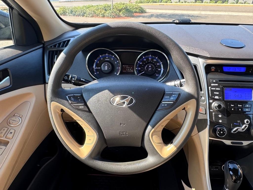 Hyundai Sonata 4dr Sdn 2.4L Auto GLS 2012
