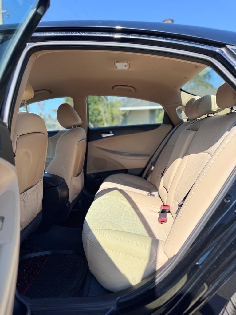 Hyundai Sonata 4dr Sdn 2.4L Auto GLS 2012