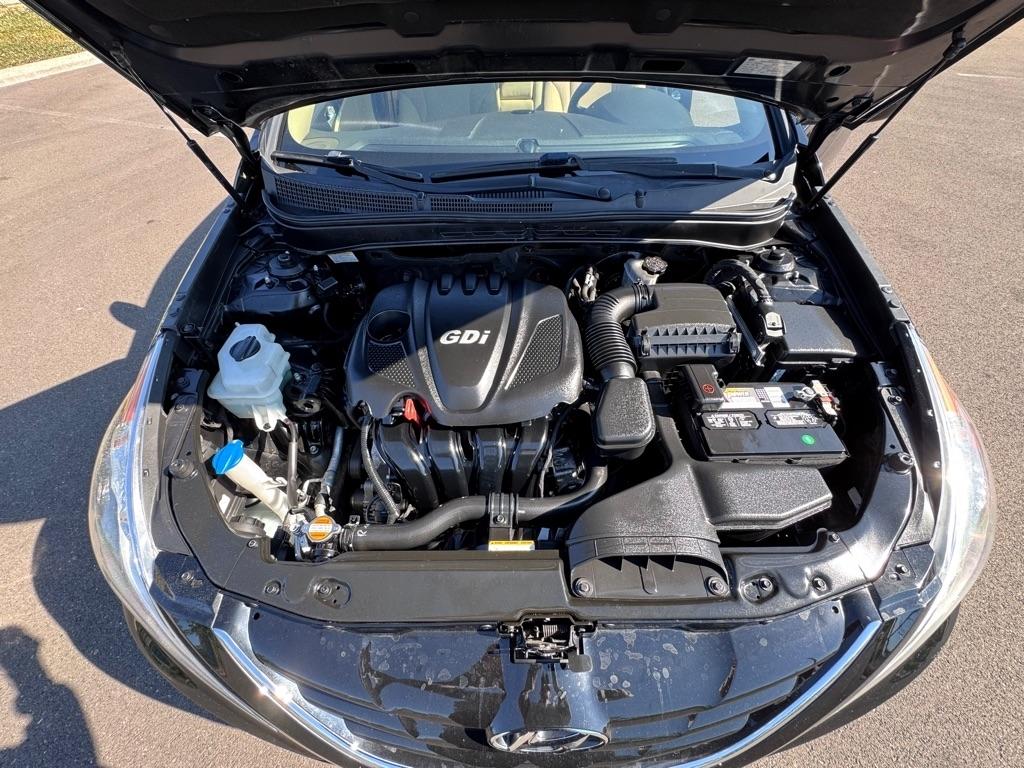 Hyundai Sonata 4dr Sdn 2.4L Auto GLS 2012