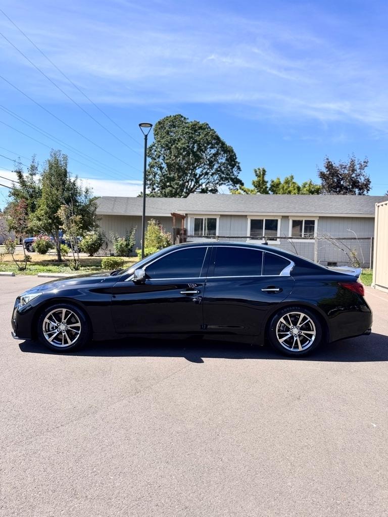 Infiniti Q50 3.0t LUXE AWD 2018
