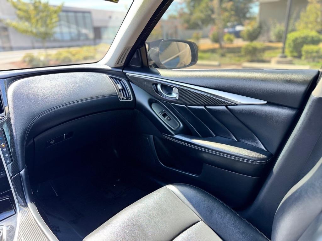 Infiniti Q50 3.0t LUXE AWD 2018