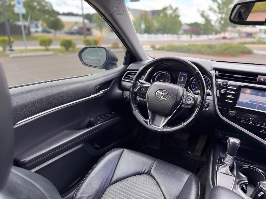 Toyota Camry XLE Auto (Natl) 2019