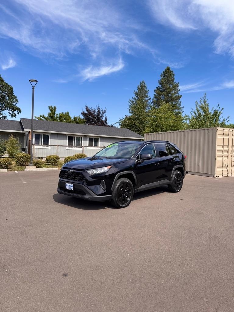 Toyota RAV4 LE AWD (Natl) 2020