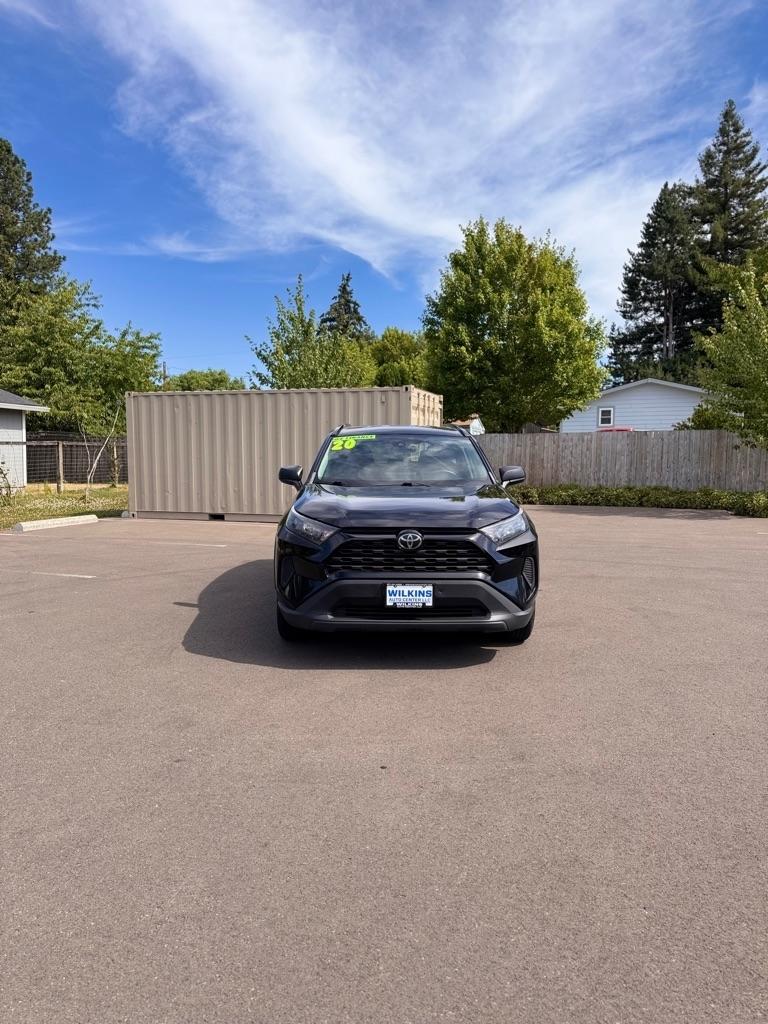 Toyota RAV4 LE AWD (Natl) 2020