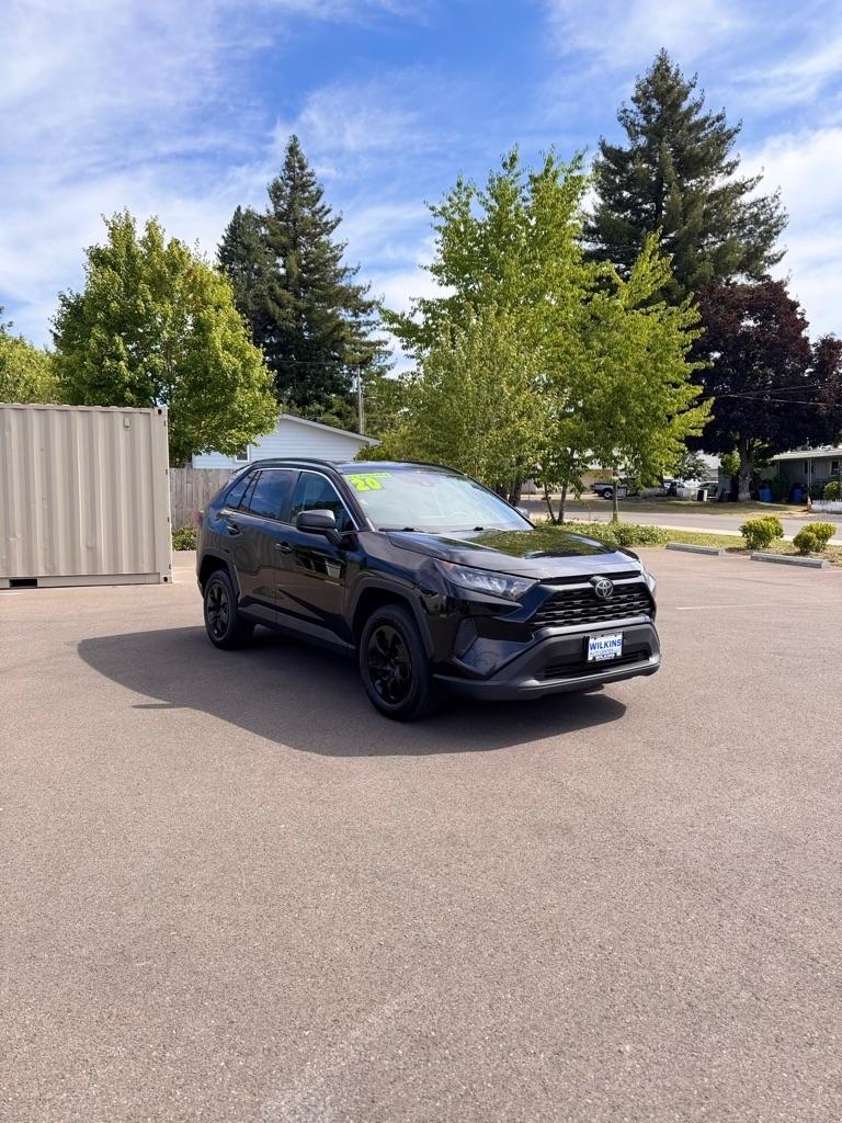Toyota RAV4 LE AWD (Natl) 2020