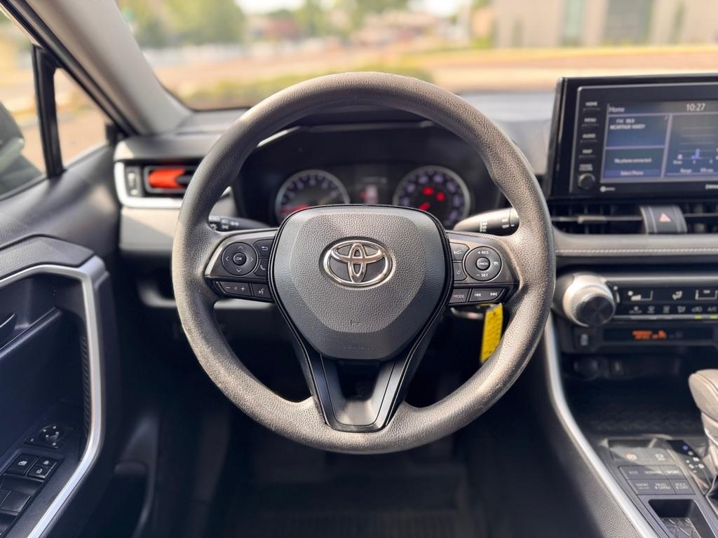 Toyota RAV4 LE AWD (Natl) 2020