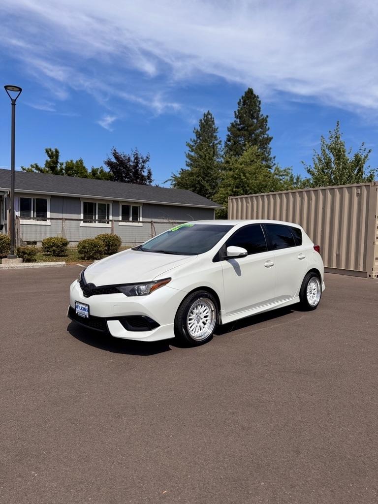 2016 Scion iM 5dr HB Man (Natl)