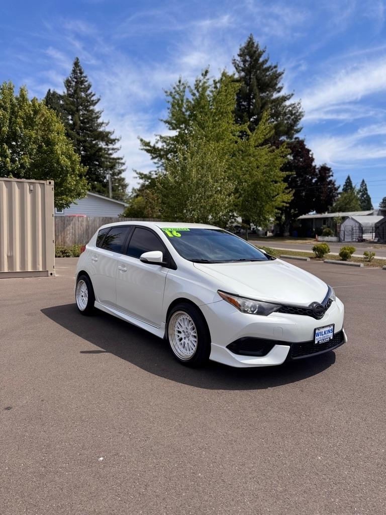 Scion iM 5dr HB Man (Natl) 2016