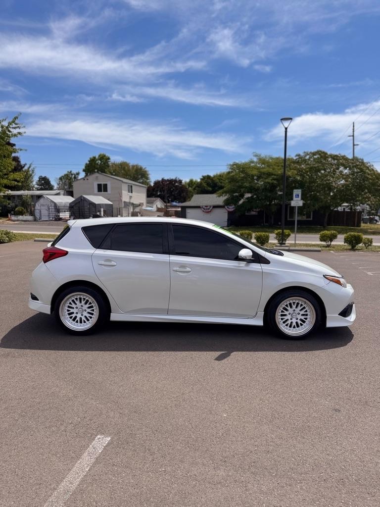 Scion iM 5dr HB Man (Natl) 2016