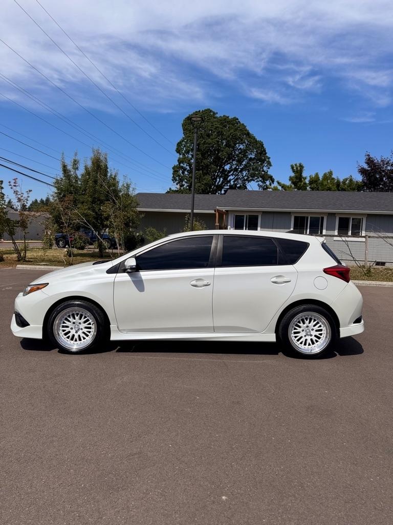 Scion iM 5dr HB Man (Natl) 2016