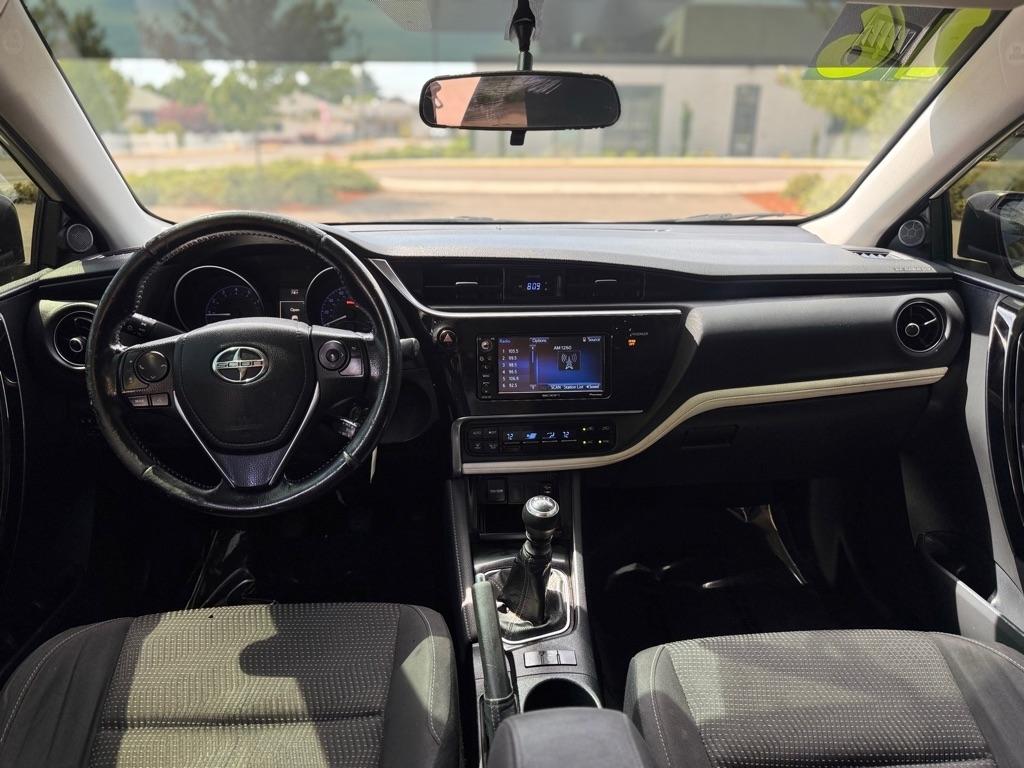 Scion iM 5dr HB Man (Natl) 2016