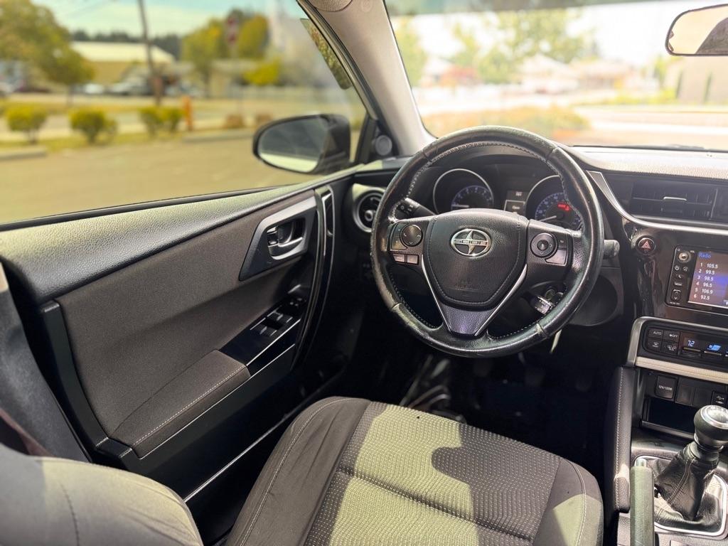 Scion iM 5dr HB Man (Natl) 2016
