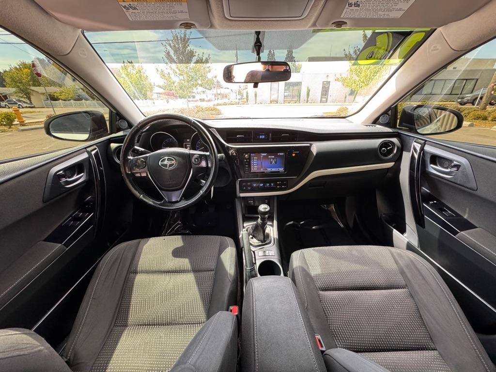 Scion iM 5dr HB Man (Natl) 2016